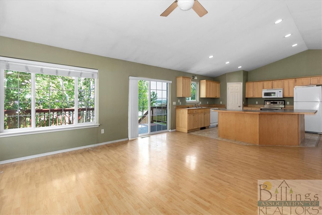 Billings, Montana 59106, United States, 5 Bedrooms Bedrooms, ,3 BathroomsBathrooms,Residential,Contingent,68267