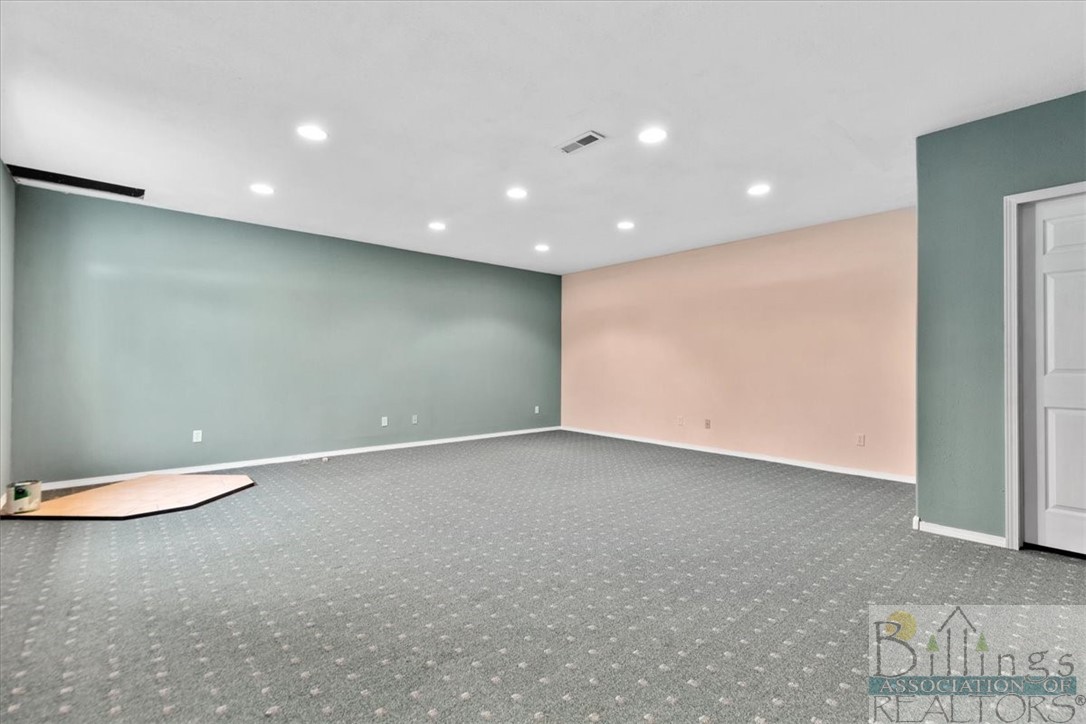 Billings, Montana 59106, United States, 5 Bedrooms Bedrooms, ,3 BathroomsBathrooms,Residential,Contingent,68267