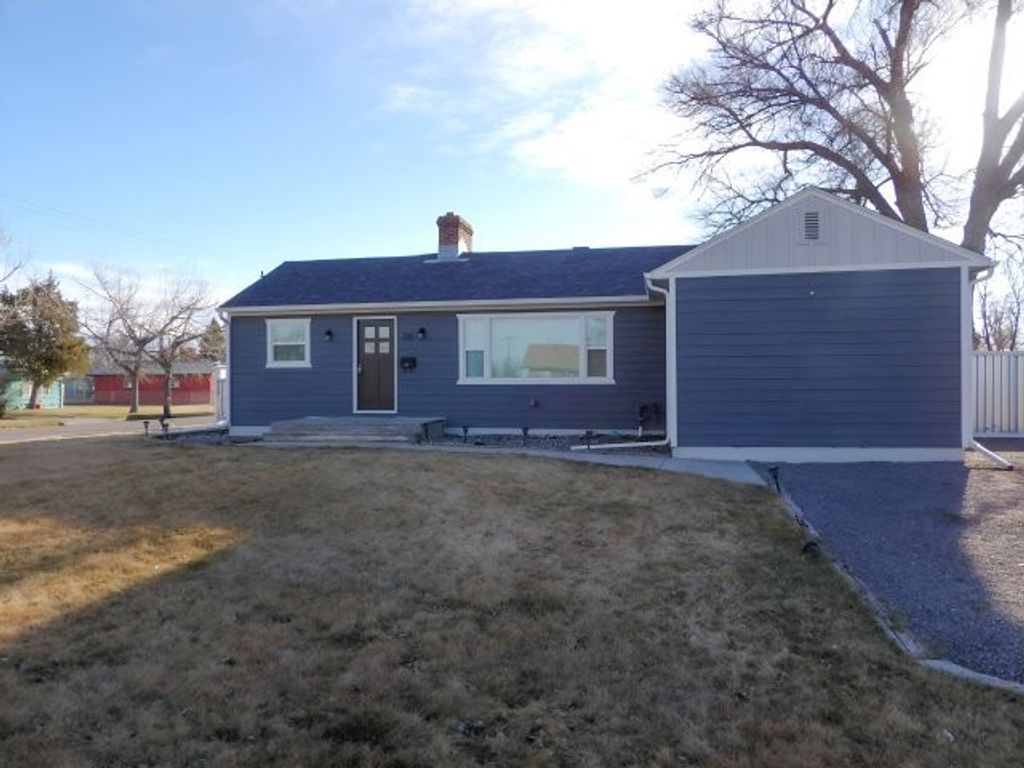Photo of 721 N Choteau Avenue, Hardin, MT 59034 (MLS # 358159)