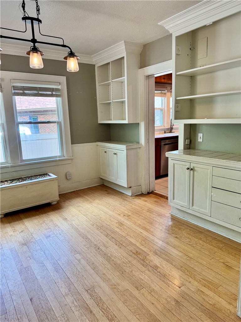 204 Avenue F