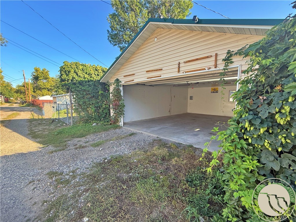 1231 Saint Johns Avenue