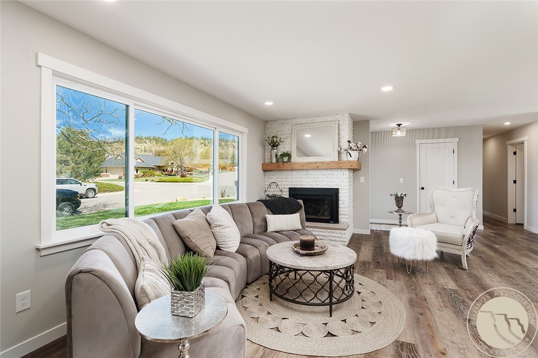 2911 Snowcrest Drive
