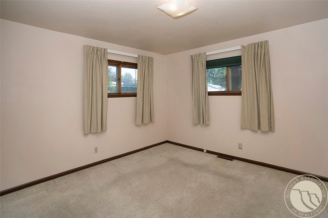 Billings, Montana 59102, United States, 5 Bedrooms Bedrooms, ,2 BathroomsBathrooms,Residential,Active,167741