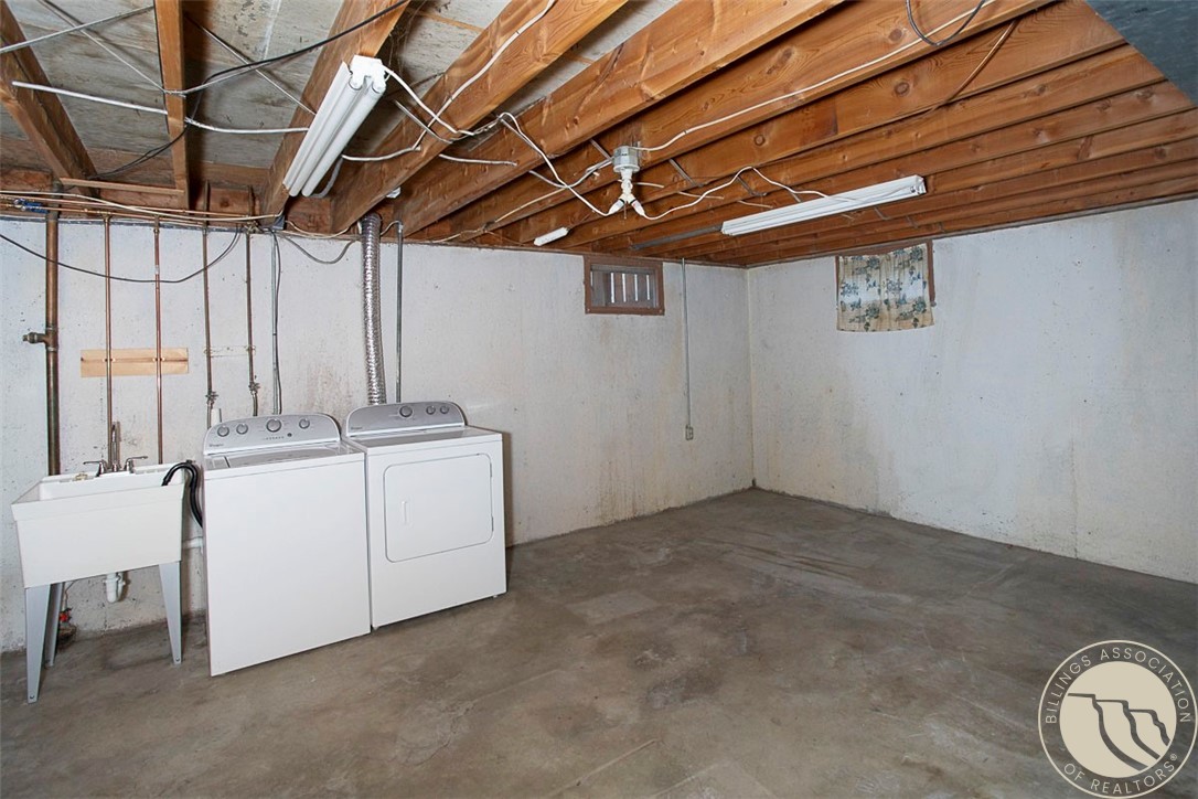 Billings, Montana 59102, United States, 5 Bedrooms Bedrooms, ,2 BathroomsBathrooms,Residential,Active,167741