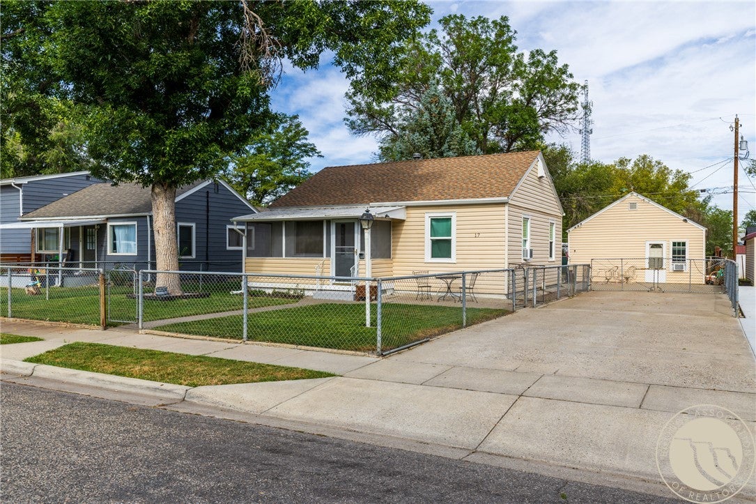 17 Berg Avenue