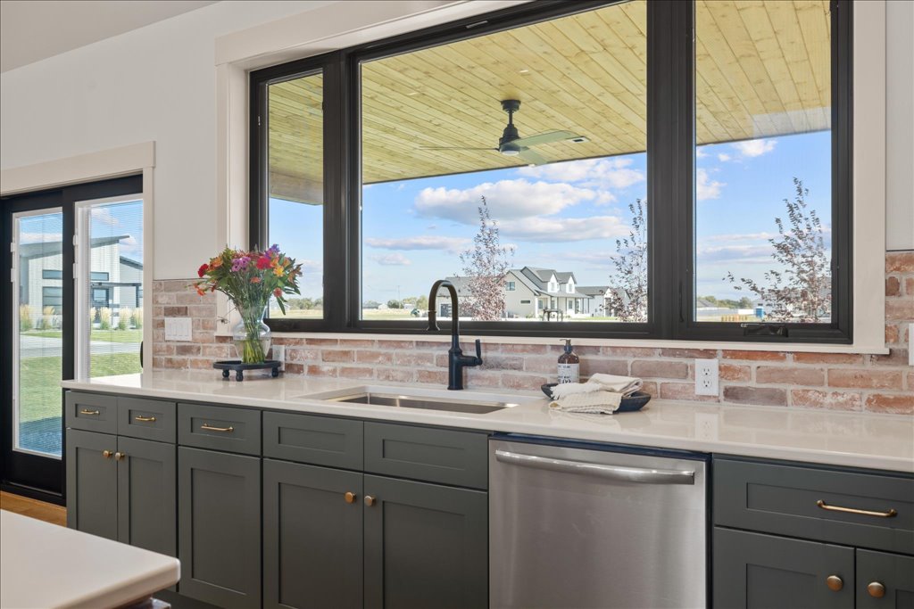 2503 Hunter Hall Street