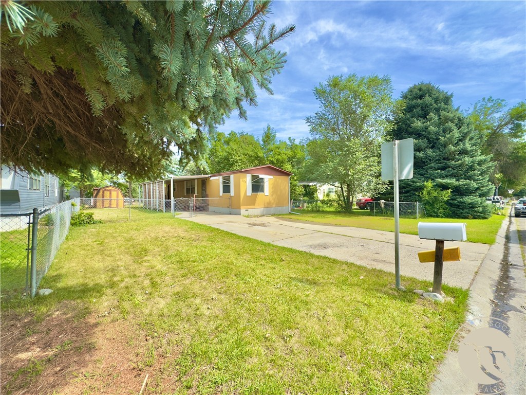 225 Windsor Circle N