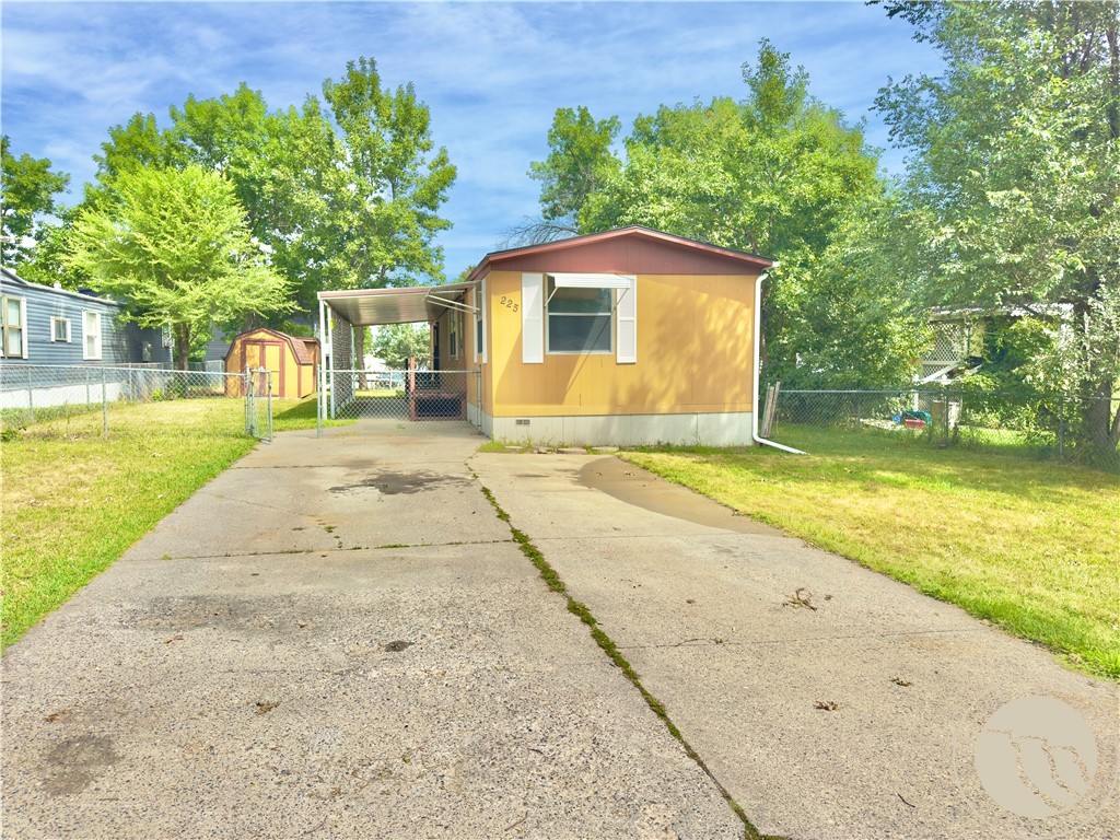 225 Windsor Circle N