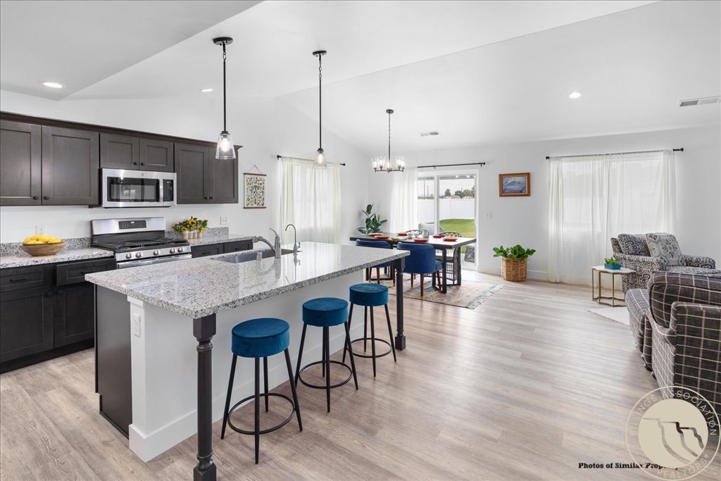 6304 Stream Bank Lane