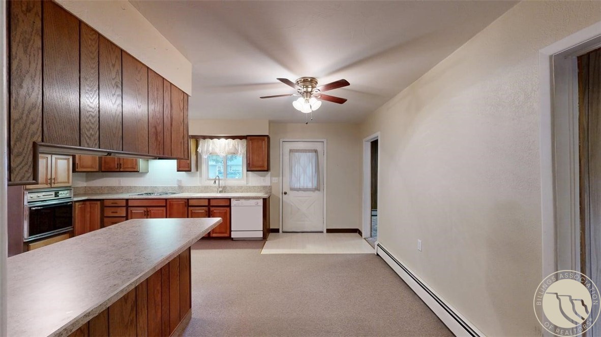 215 1st St SE