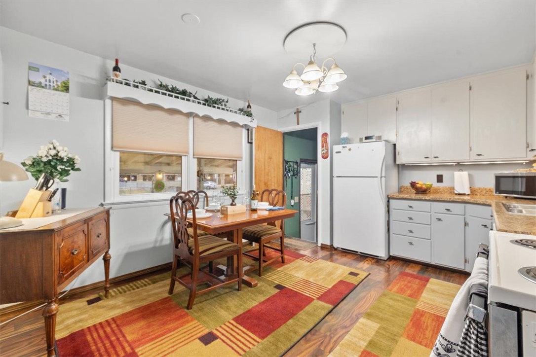 803 25th Street W