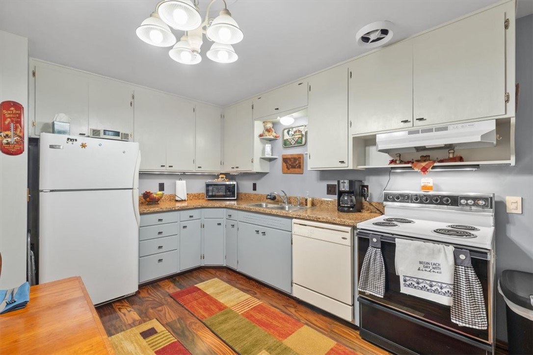 803 25th Street W