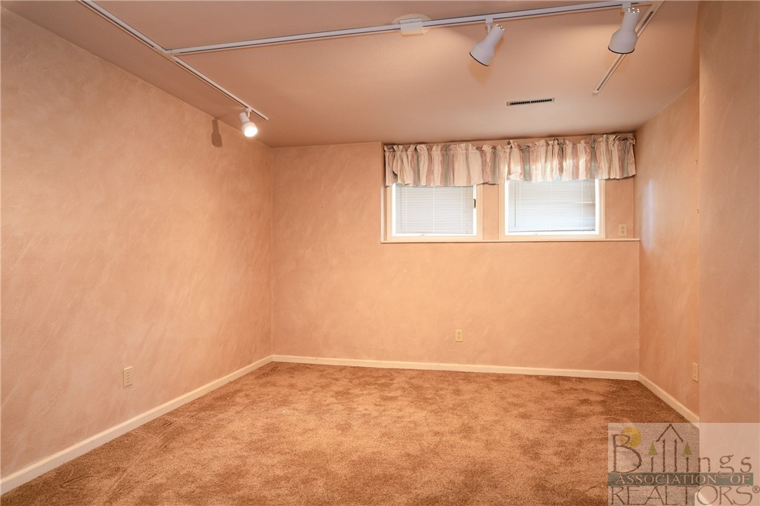 Billings, Montana 59102, United States, 4 Bedrooms Bedrooms, ,3 BathroomsBathrooms,Residential,Contingent,33943