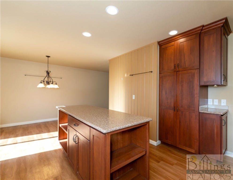 Billings, Montana 59102, United States, 4 Bedrooms Bedrooms, ,3 BathroomsBathrooms,Residential,Contingent,33943