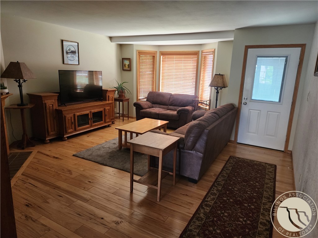 3175 SOLAR Boulevard 14