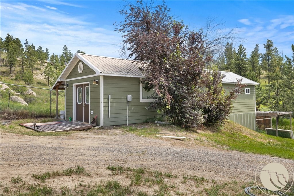 3698 Highway 87