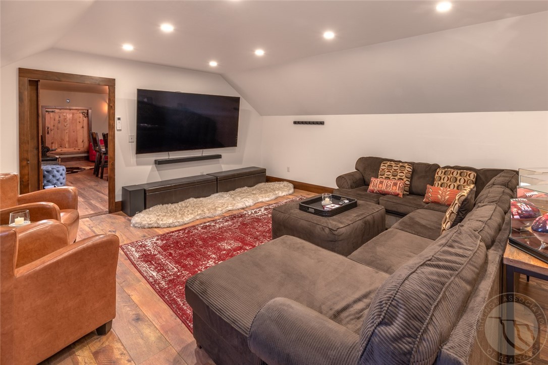 Big Timber, Montana 59033, United States, 4 Bedrooms Bedrooms, ,5 BathroomsBathrooms,Residential,Contingent,19610