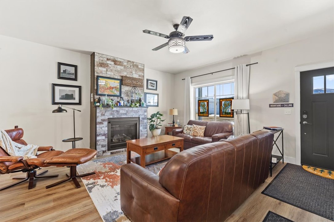 914 Haggin Ave North