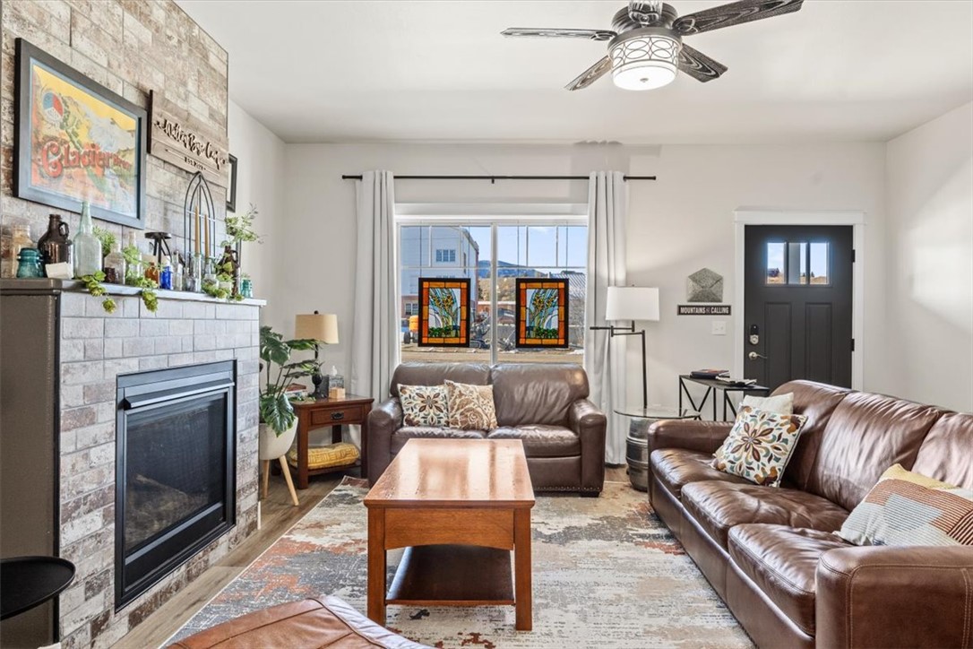 914 Haggin Ave North