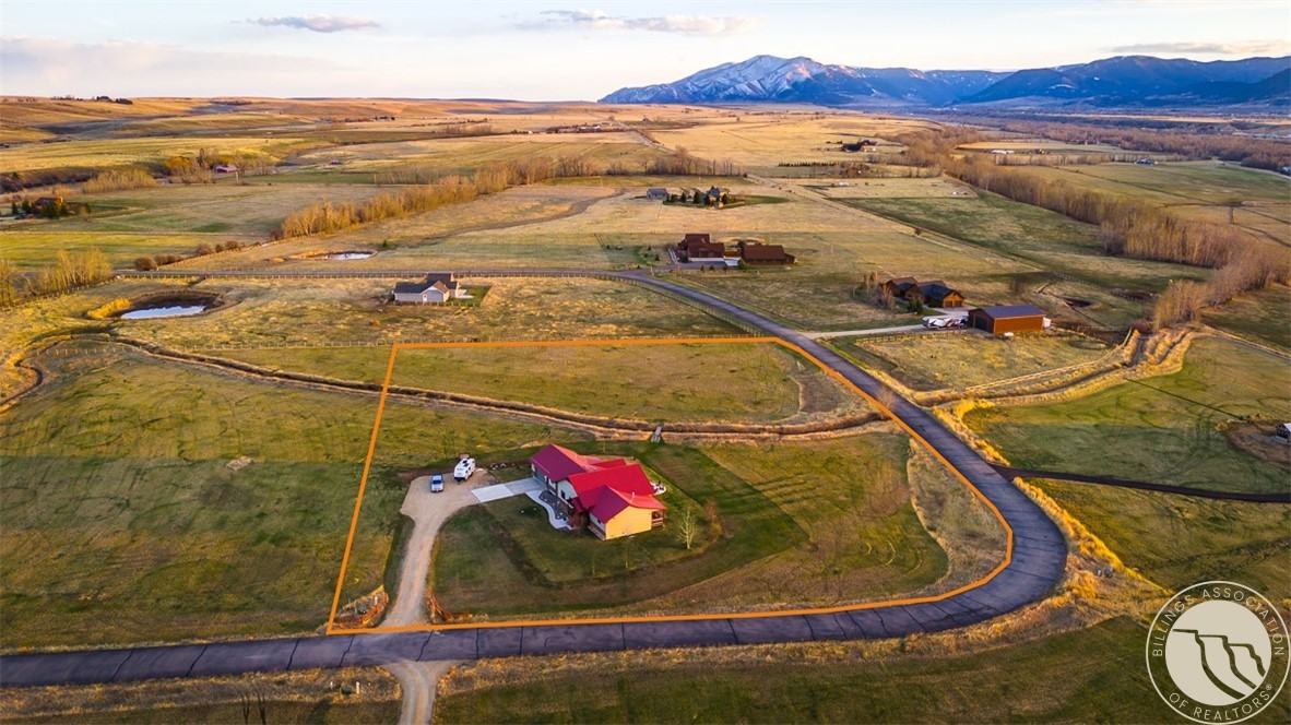 43 Horseshoe Trail