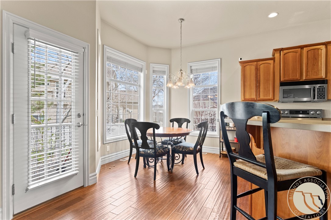 1813 Chandelier Circle