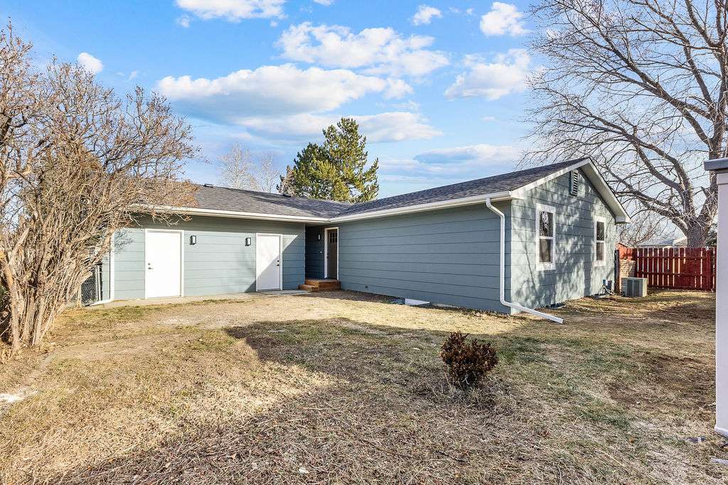 252-254 Aristocrat Drive