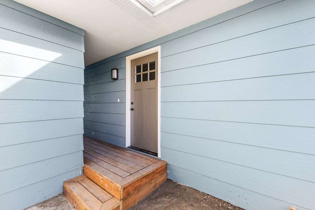 252-254 Aristocrat Drive