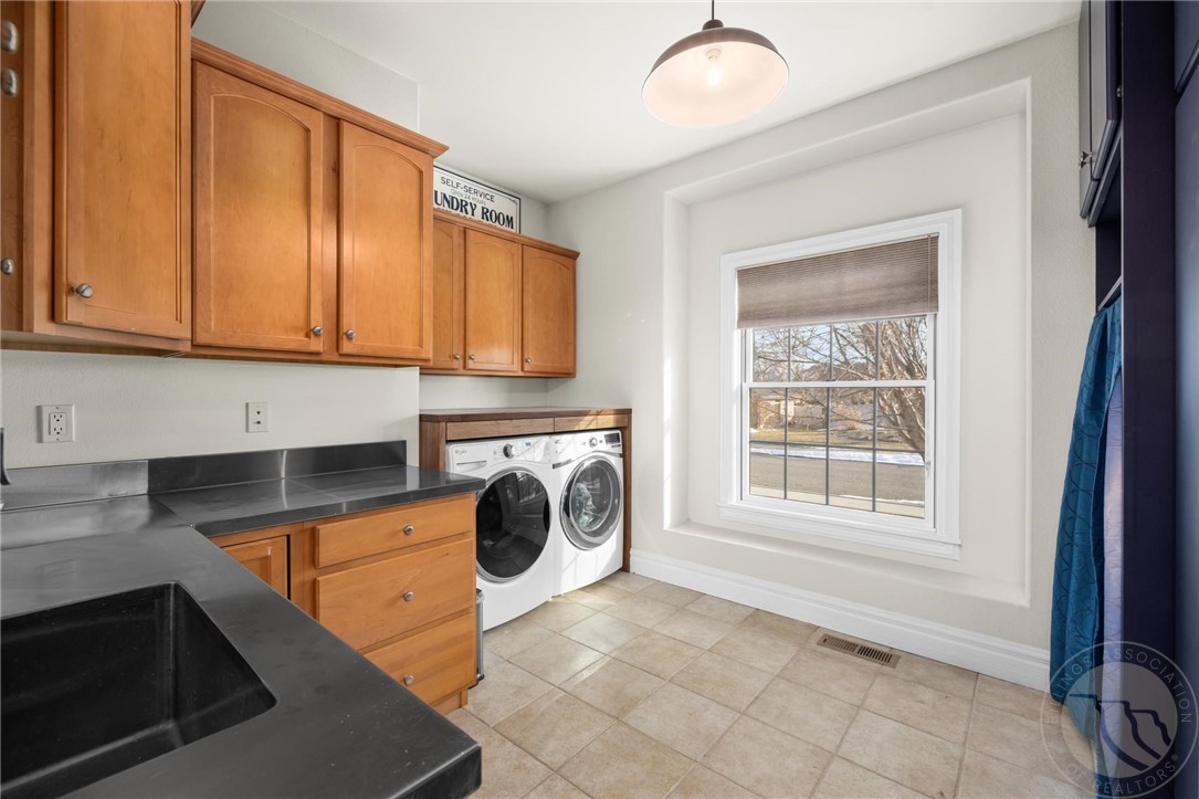 Billings, Montana 59102, United States, 4 Bedrooms Bedrooms, ,4 BathroomsBathrooms,Residential,Active,136606