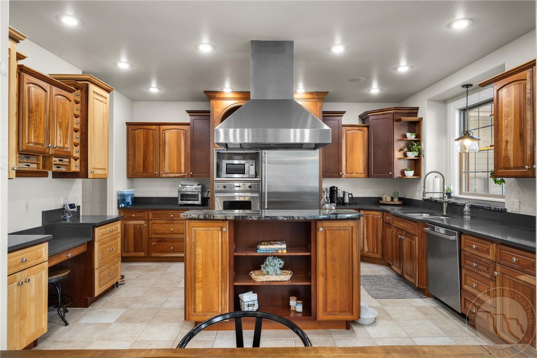 Billings, Montana 59102, United States, 4 Bedrooms Bedrooms, ,4 BathroomsBathrooms,Residential,Active,136606