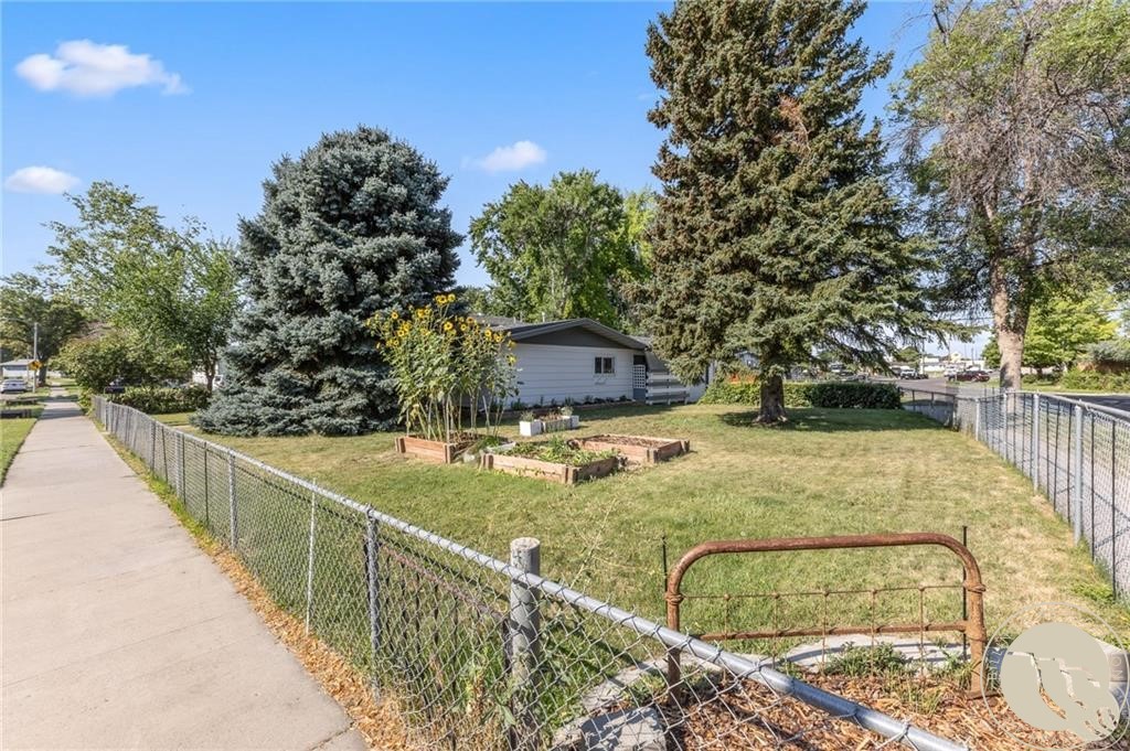 102 S Santa Fe Drive