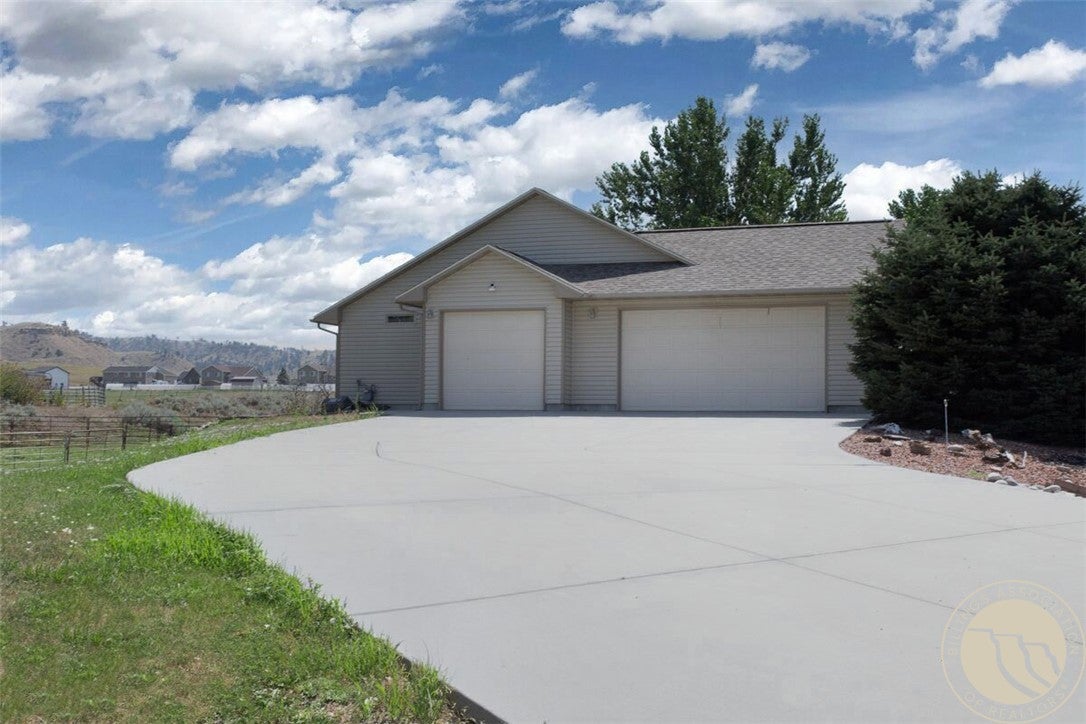 555 El Paso Street