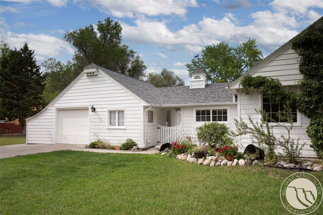 1102 Cottage Lane
