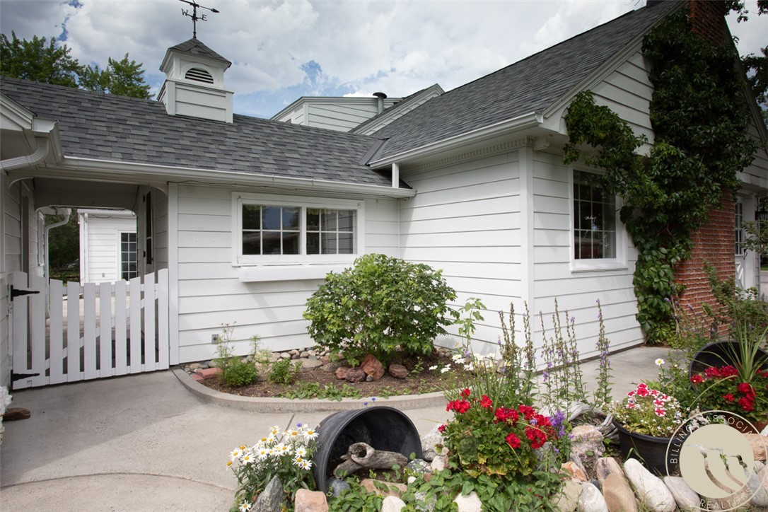 1102 Cottage Lane