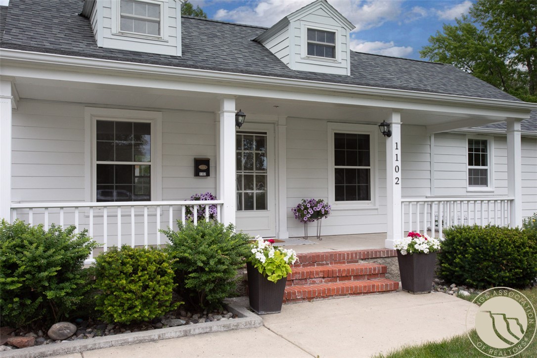 1102 Cottage Lane