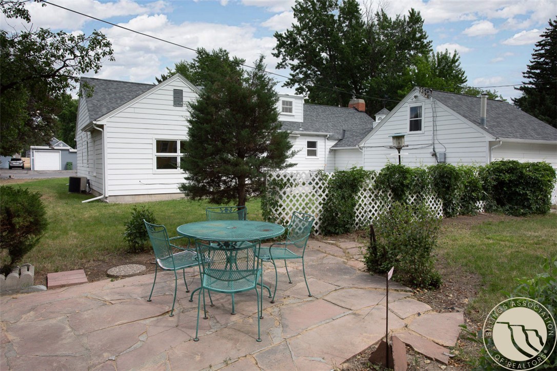 1102 Cottage Lane