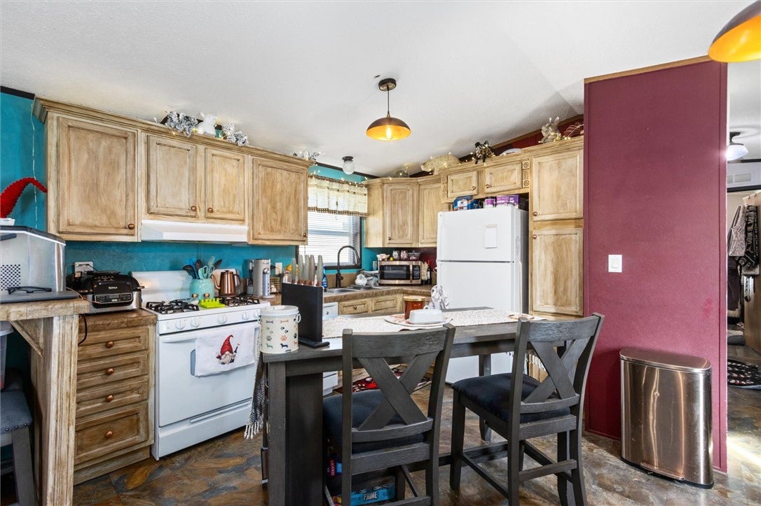3806 N Tanager