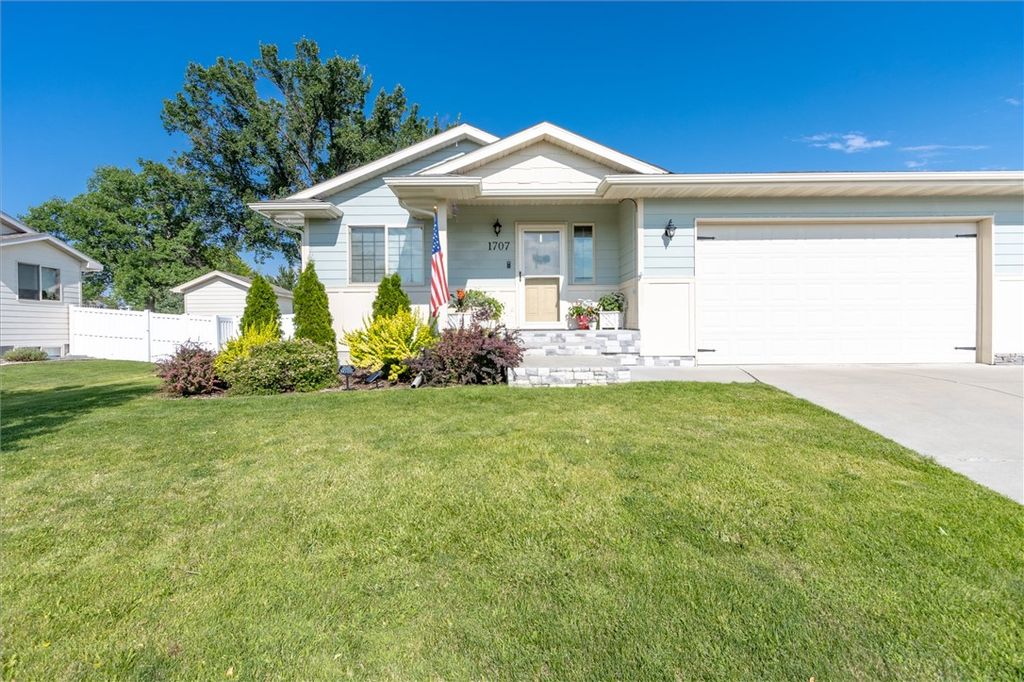 Photo of 1707 Hesperia Street St, Billings, MT 59105 (MLS # 358889)
