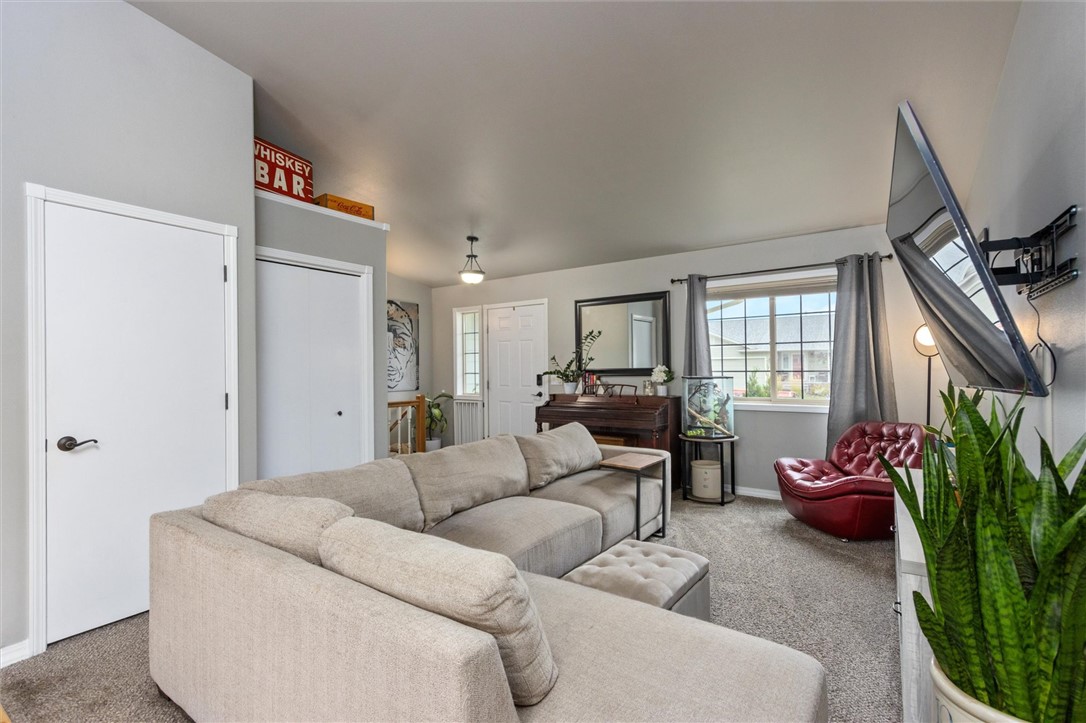 1707 Hesperia Street