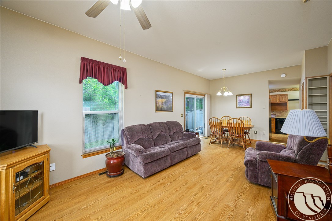 1410 Hawthorne Lane