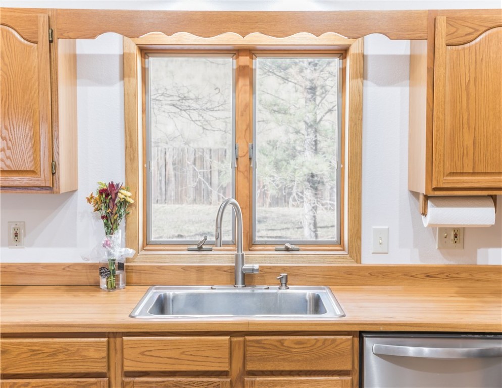 Bridger, Montana 59014, United States, 4 Bedrooms Bedrooms, ,3 BathroomsBathrooms,Residential,Active,251557