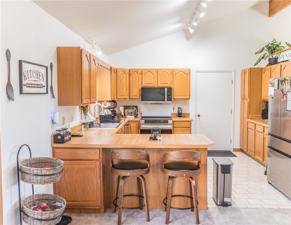 Bridger, Montana 59014, United States, 4 Bedrooms Bedrooms, ,3 BathroomsBathrooms,Residential,Active,251557