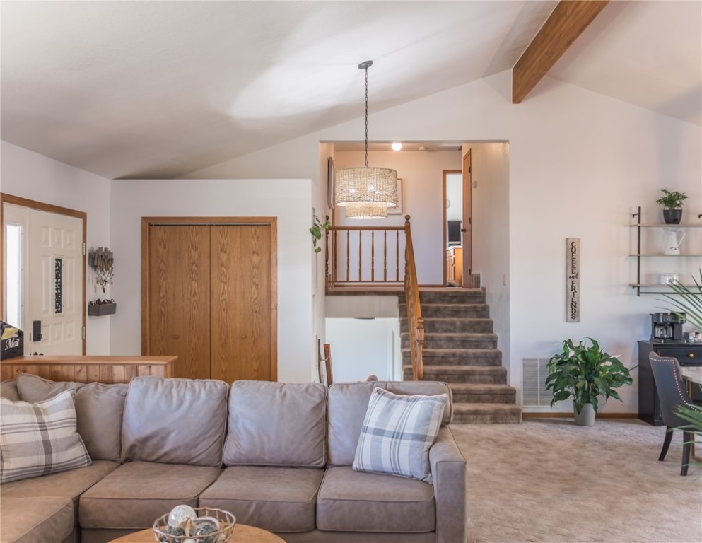 Bridger, Montana 59014, United States, 4 Bedrooms Bedrooms, ,3 BathroomsBathrooms,Residential,Active,251557