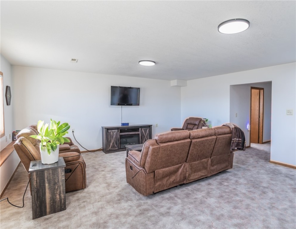 Bridger, Montana 59014, United States, 4 Bedrooms Bedrooms, ,3 BathroomsBathrooms,Residential,Active,251557