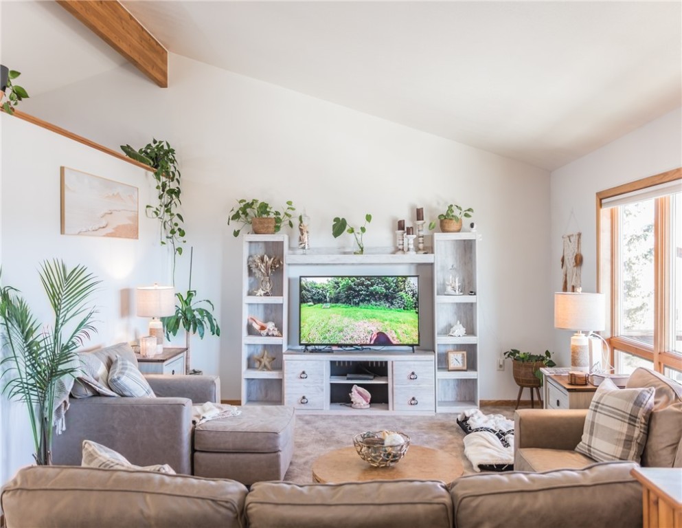 Bridger, Montana 59014, United States, 4 Bedrooms Bedrooms, ,3 BathroomsBathrooms,Residential,Active,251557