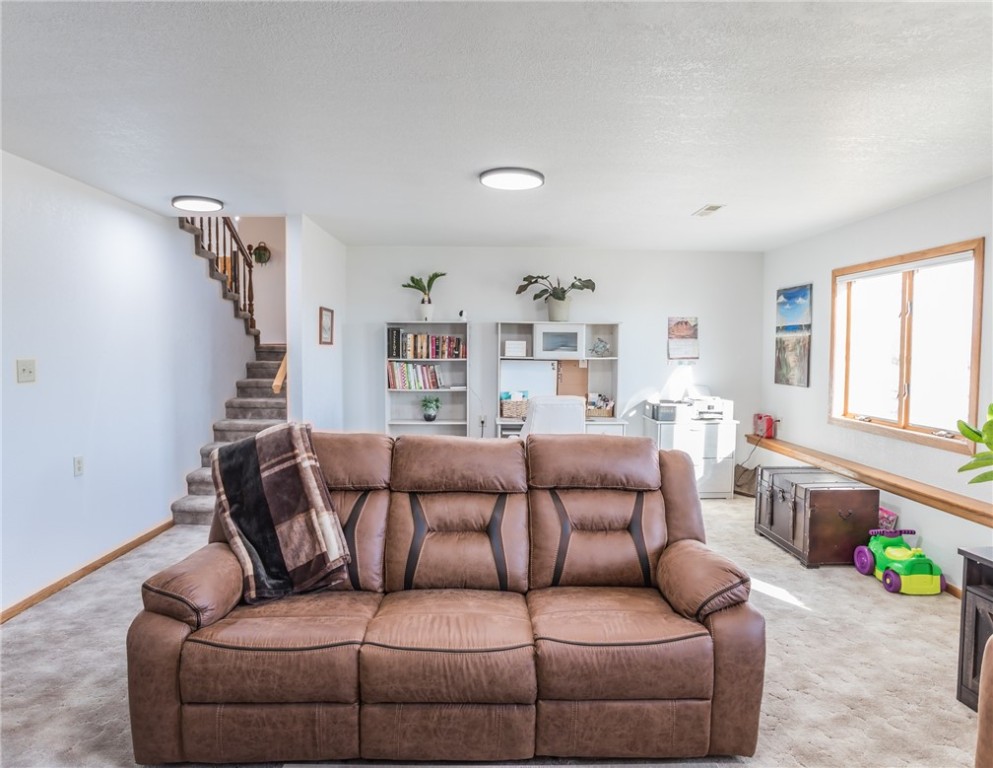 Bridger, Montana 59014, United States, 4 Bedrooms Bedrooms, ,3 BathroomsBathrooms,Residential,Active,251557