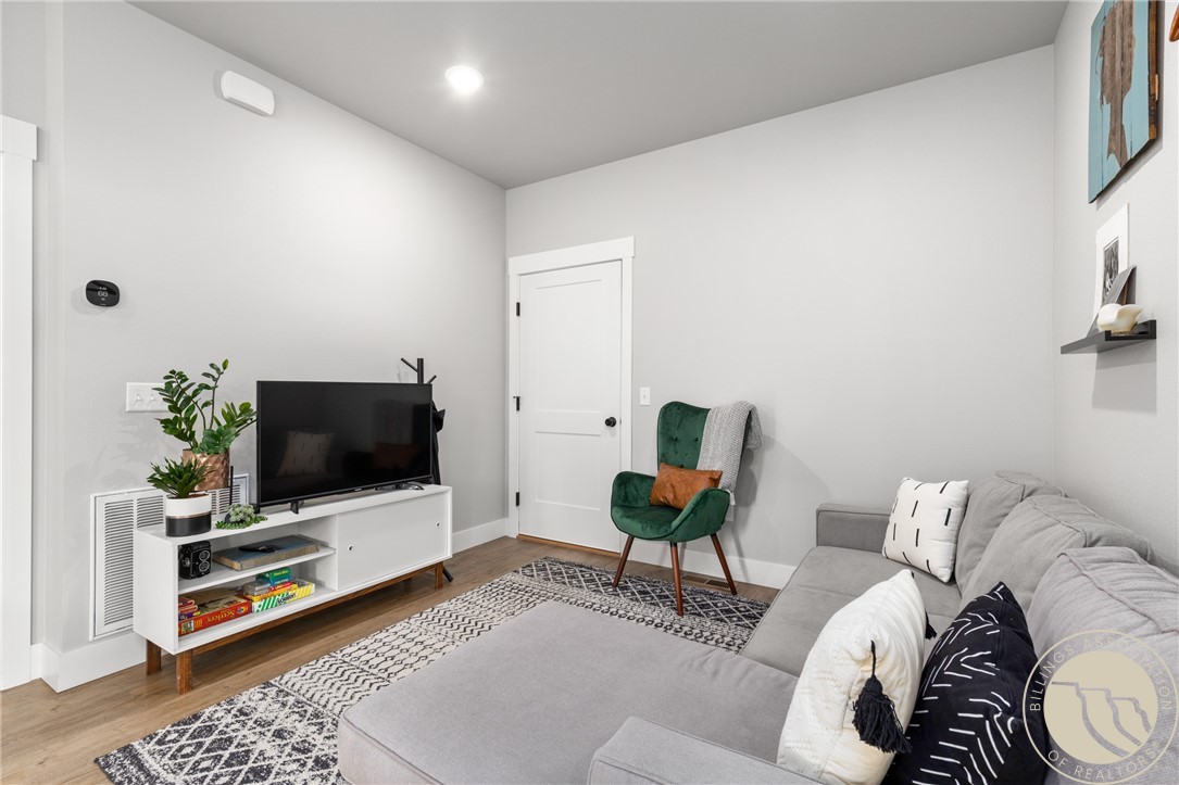 1643 Annas Garden Lane