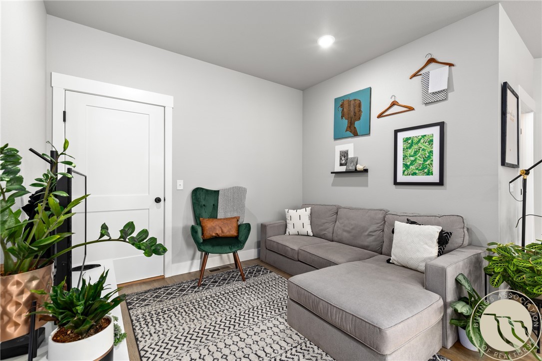 1643 Annas Garden Lane