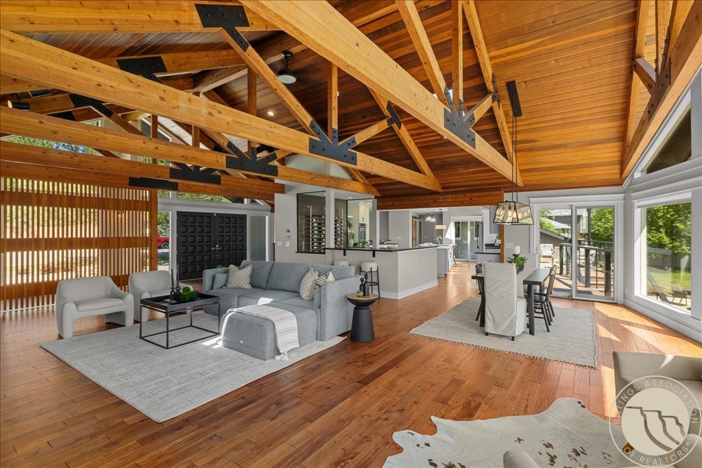 4534 Loma Vista Drive
