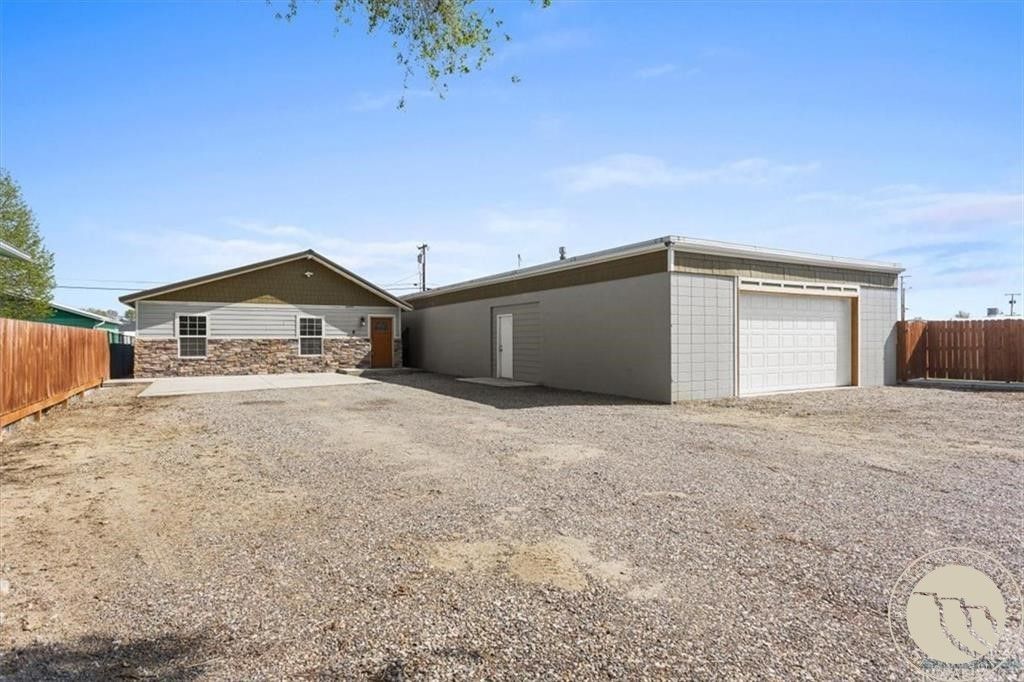 Photo of 423 Kuhlman Drive, Billings, MT 59105 (MLS # 357558)