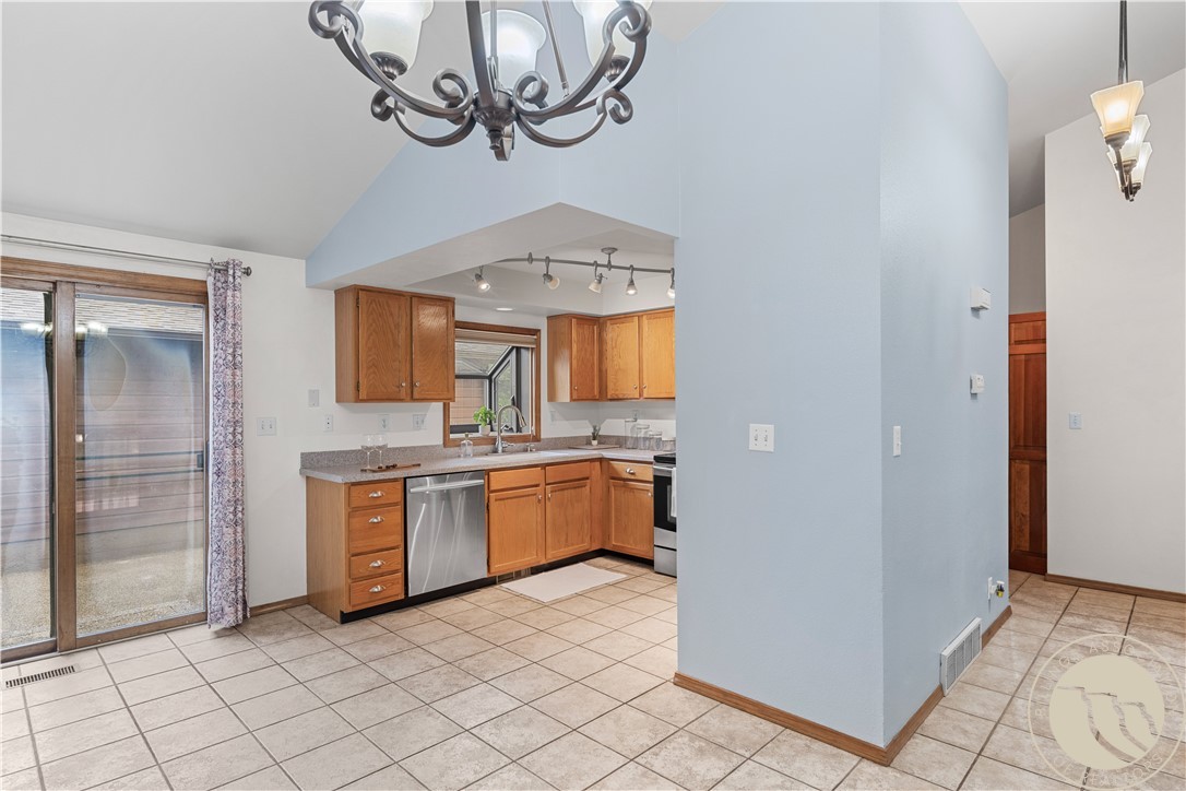1225 Clark